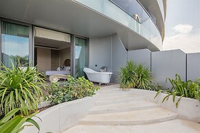 Yuejia Sea Apartment Phoenix Island