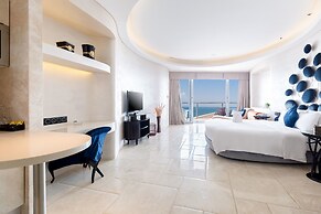 Yuejia Sea Apartment Phoenix Island