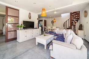 Villa Bewa by Villa Finder