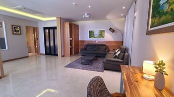 Benikea Yangsan Hotel