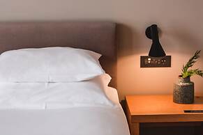 One Suite Hotel