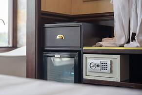 Orchid Trendy Cruise