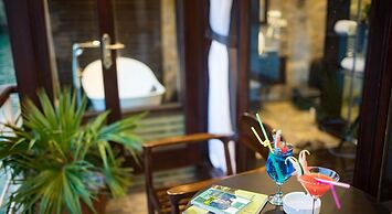 Orchid Trendy Cruise