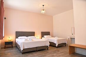 Zeytin Arasi Apart Otel