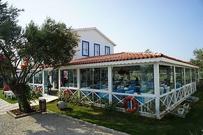 Zeytin Arasi Apart Otel