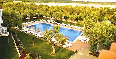Zeytin Arasi Apart Otel