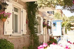 Zeytin Arasi Apart Otel
