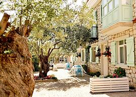 Zeytin Arasi Apart Otel