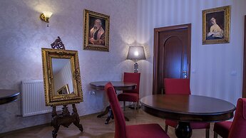 Noblesse Boutique Hotel