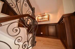 Noblesse Boutique Hotel