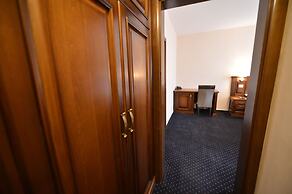 Noblesse Boutique Hotel