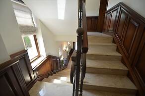 Noblesse Boutique Hotel