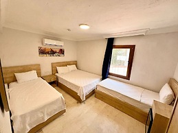 Ados Hotel