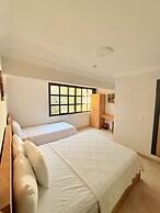 Ados Hotel