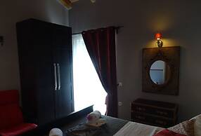 Artist's Villa Lilac Lilium