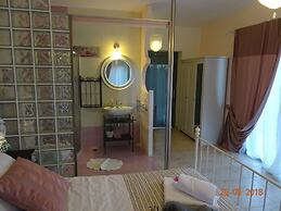 Artist's Villa Red Rose