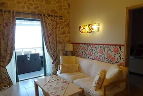 Artist's Villa Red Rose