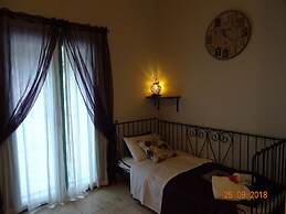 Artist's Villa Red Rose