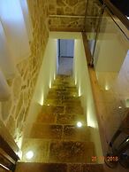 Artist's Villa Red Rose