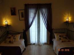 Artist's Villa Red Rose