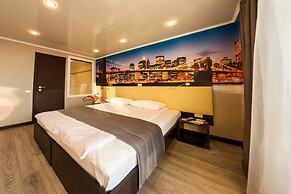 Business-hall Panorama