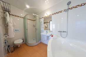 Business-hall Panorama