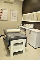 Lighthouse Guesthouse & Cafe