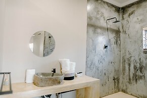 Lighthouse Guesthouse & Cafe