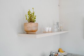 Lighthouse Guesthouse & Cafe