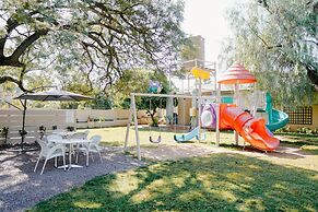 Lighthouse Guesthouse & Cafe