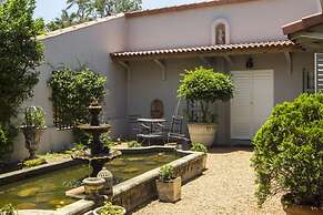 Maison - H Guest House