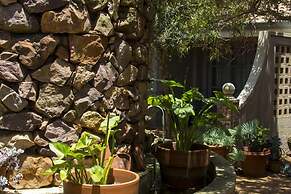 Maison - H Guest House