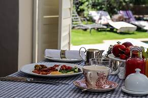 Maison - H Guest House