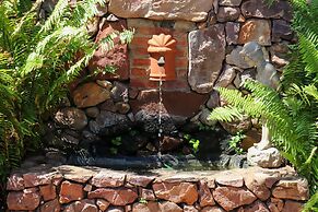 Maison - H Guest House