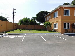 El Gabriel Apartments