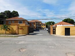 El Gabriel Apartments