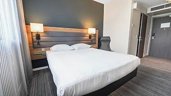 X Hotel