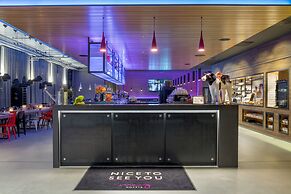 X Hotel