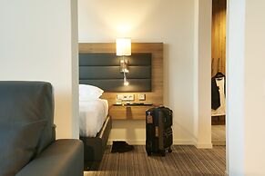 X Hotel