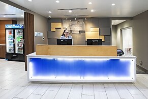 Holiday Inn Express & Suites Tulsa South - Woodland Hills by IHG