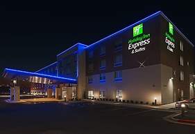 Holiday Inn Express & Suites Tulsa South - Woodland Hills by IHG