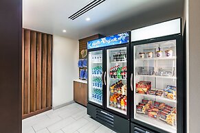 Holiday Inn Express & Suites Tulsa South - Woodland Hills by IHG