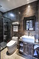 Elsewhere Hotel The former residence of the draft bank