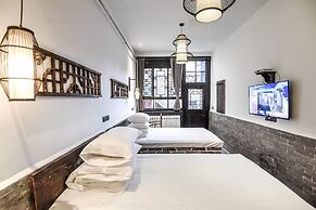 Elsewhere Hotel The former residence of the draft bank