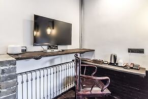 Elsewhere Hotel The former residence of the draft bank