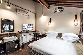 Elsewhere Hotel The former residence of the draft bank