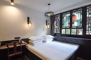 Elsewhere Hotel The former residence of the draft bank