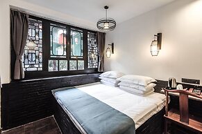 Elsewhere Hotel The former residence of the draft bank