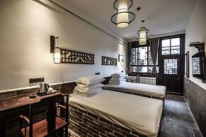 Elsewhere Hotel The former residence of the draft bank