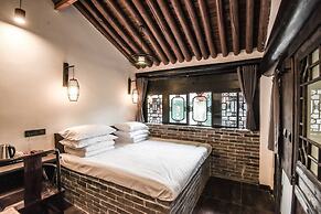 Elsewhere Hotel The former residence of the draft bank